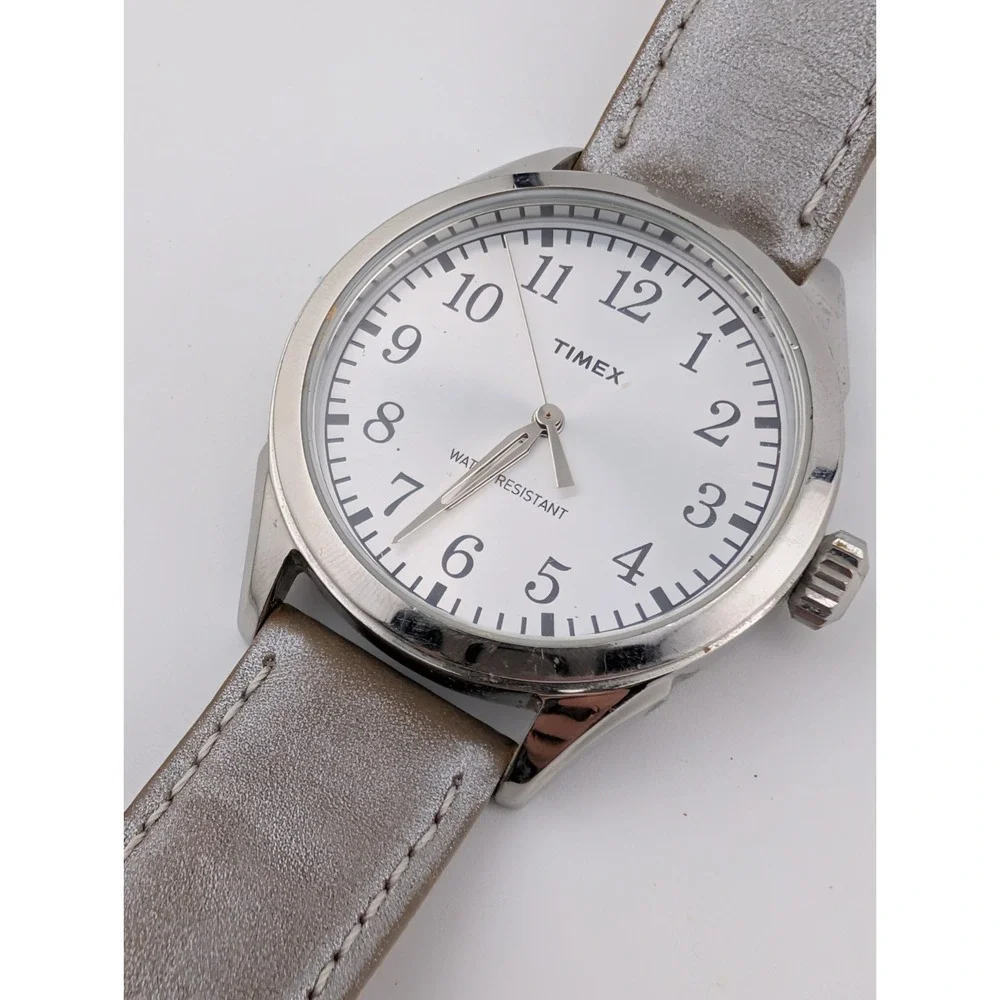 Timex Briarwood Women's Watch 40mm Case Silver Leather Band- New Battery